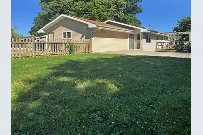 100  Highland St, Adell, WI 53001 - Photo 3