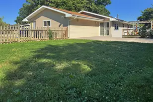 100 Highland St, Adell, WI 53001 - Photo 3
