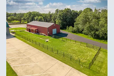 22200 W 6 Mile Rd, Racine, WI 53126 - Photo 13