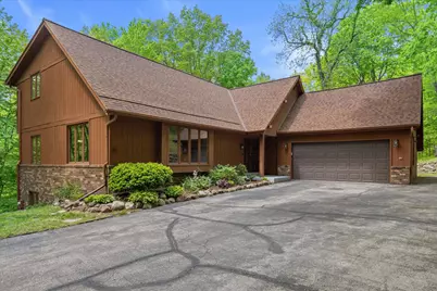 S87W28270  Lookout Ln, Mukwonago, WI 53149 - Photo 1