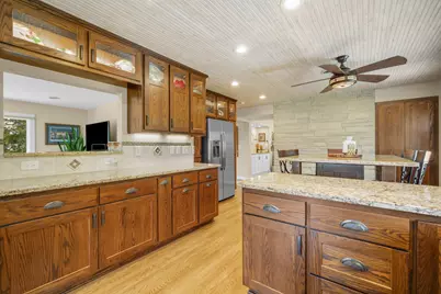 818  Badger Ln, West Bend, WI 53095 - Photo 7