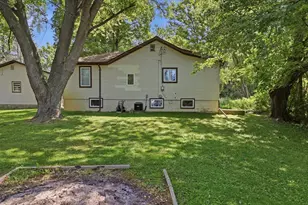 8710 Buena Dr, Burlington, WI 53105 - Photo 3