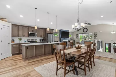 W242N6316  Oak Dr, Sussex, WI 53089 - Photo 15