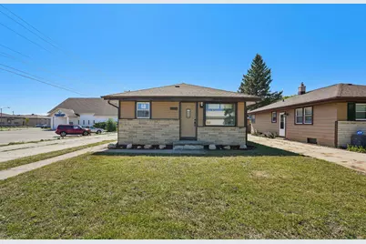 5625 N 92nd St, Milwaukee, WI 53225 - Photo 3