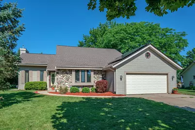 1716  Erin Ln, Waukesha, WI 53188 - Photo 3
