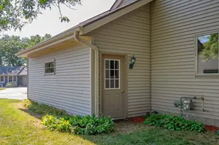 1716 Erin Ln, Waukesha, WI 53188 - Photo 51