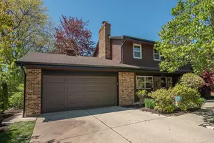 6411 N Bittersweet Ln, Glendale, WI 53217 - Photo 5