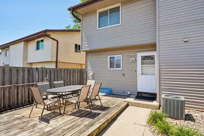 W163N11467  Windsor Ct, Germantown, WI 53022 - Photo 3