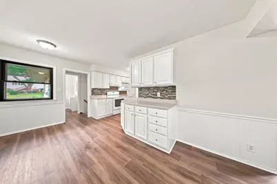 1542 W Iona Ter, Milwaukee, WI 53221 - Photo 9