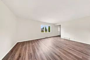 1542 W Iona Terrace, Milwaukee, WI 53221 - Photo 5