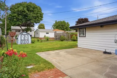 1542 W Iona Ter, Milwaukee, WI 53221 - Photo 3