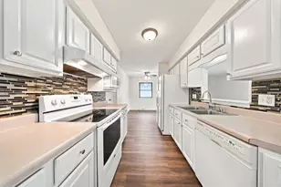 1542 W Iona Terrace, Milwaukee, WI 53221 - Photo 11