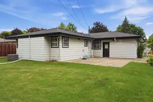 1542 W Iona Terrace, Milwaukee, WI 53221 - Photo 33