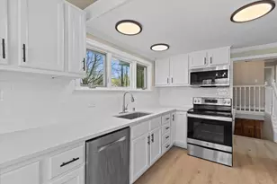 14225 Forest View Ln, Brookfield, WI 53005 - Photo 13