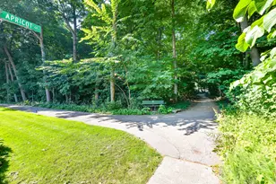 5611 Apricot Ct, Greendale, WI 53129 - Photo 19