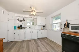 5611 Apricot Ct, Greendale, WI 53129 - Photo 7