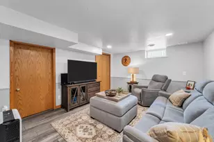 609 Lewis St, Burlington, WI 53105 - Photo 33