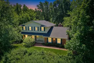 W264S7300 Kings Peak Ct, Vernon, WI 53189 - Photo 1