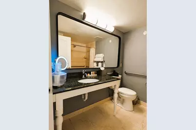 269  Fontana Ave #1704, Fontana, WI 53125 - Photo 5