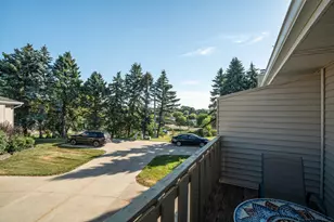 6441 S Crabapple Ct, Oak Creek, WI 53154 - Photo 25