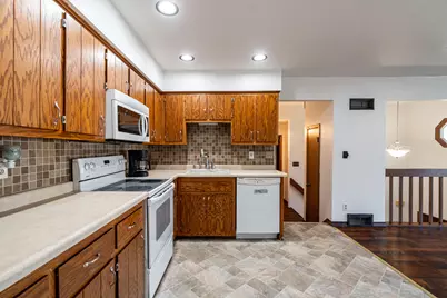 6441 S Crabapple Ct #3, Oak Creek, WI 53154 - Photo 7