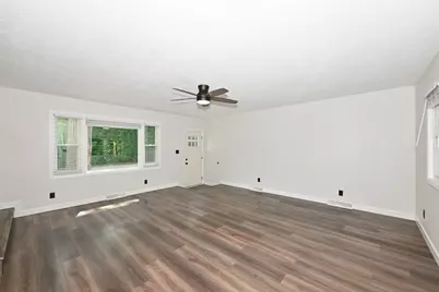 8001 W Cold Spring Rd, Greenfield, WI 53220 - Photo 3