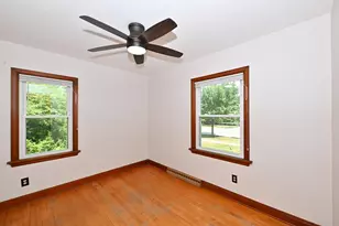 8001 W Cold Spring Rd, Greenfield, WI 53220 - Photo 11