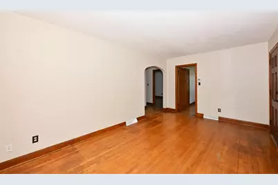 8001 W Cold Spring Rd, Greenfield, WI 53220 - Photo 7