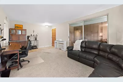 11936 W Mll Rd, Milwaukee, WI 53225 - Photo 5