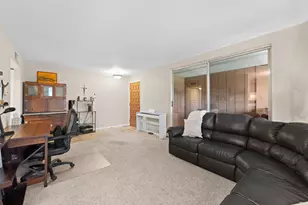 11936 W Mll Rd, Milwaukee, WI 53225 - Photo 5