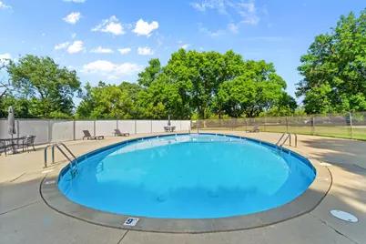 11936 W Mll Rd, Milwaukee, WI 53225 - Photo 17