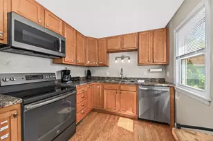 158 N 92nd St, Milwaukee, WI 53226 - Photo 9