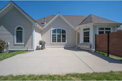 363  Sunshine Dr, Hartland, WI 53029 - Photo 21