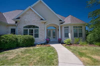 363  Sunshine Dr, Hartland, WI 53029 - Photo 3