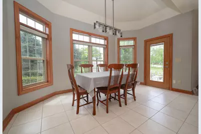 363  Sunshine Dr, Hartland, WI 53029 - Photo 5