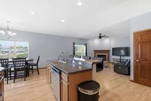 3830 Creekside Dr, Waukesha, WI 53189 - Photo 7