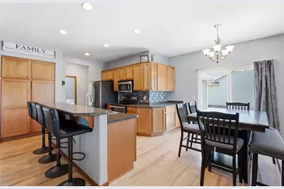 3830  Creekside Dr, Waukesha, WI 53189 - Photo 9