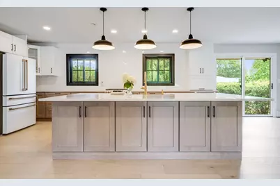2050  Mt Kisco Dr, Elm Grove, WI 53122 - Photo 13