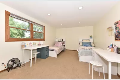 2805 S 83rd St, West Allis, WI 53219 - Photo 27