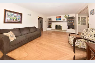 2805 S 83rd St, West Allis, WI 53219 - Photo 13