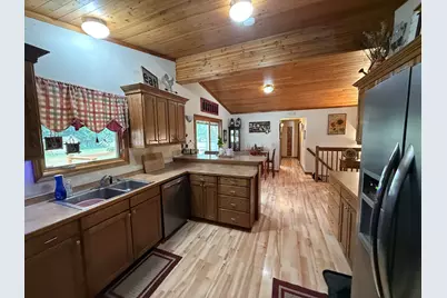 510  Laurel Dr, Francis Creek, WI 54214 - Photo 3