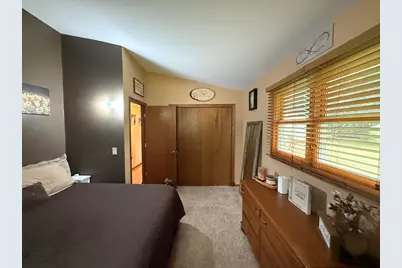 510  Laurel Dr, Francis Creek, WI 54214 - Photo 11