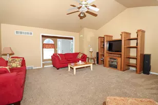 3906 Jacob Ct, Racine, WI 53403 - Photo 5