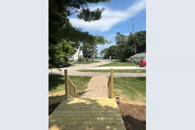 34123  Oakwood Dr, Burlington, WI 53105 - Photo 17