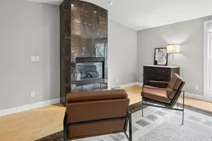 2010 E Windsor Pl, Milwaukee, WI 53202 - Photo 25