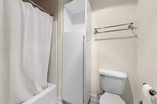 2010 E Windsor Pl, Milwaukee, WI 53202 - Photo 37