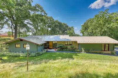 1905  Hillside Dr, Delafield, WI 53018 - Photo 3