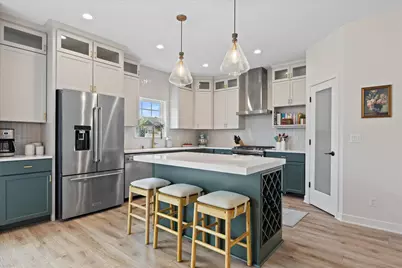 9110  Creekside Cir, Pleasant Prairie, WI 53158 - Photo 9