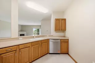 6020 S Buckhorn Ave, Cudahy, WI 53110 - Photo 7
