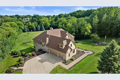 4042  Coopers Hawk Dr, Richfield, WI 53033 - Photo 3